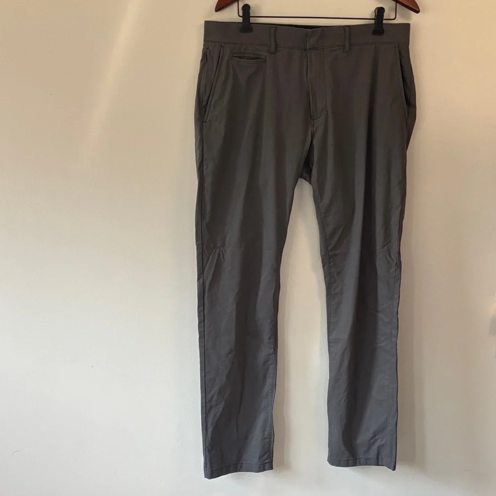 J. Crew Men's Charcoal tech pant  Chinos 33W 32L